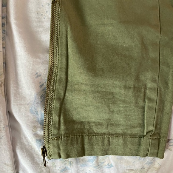 Green Skinny Army Pants with 6 pockets - Picture 4 of 4